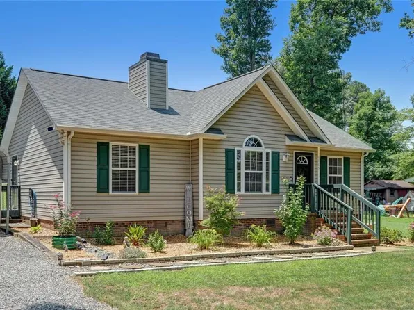 165 Ranch Dr, Reidsville, NC 27320