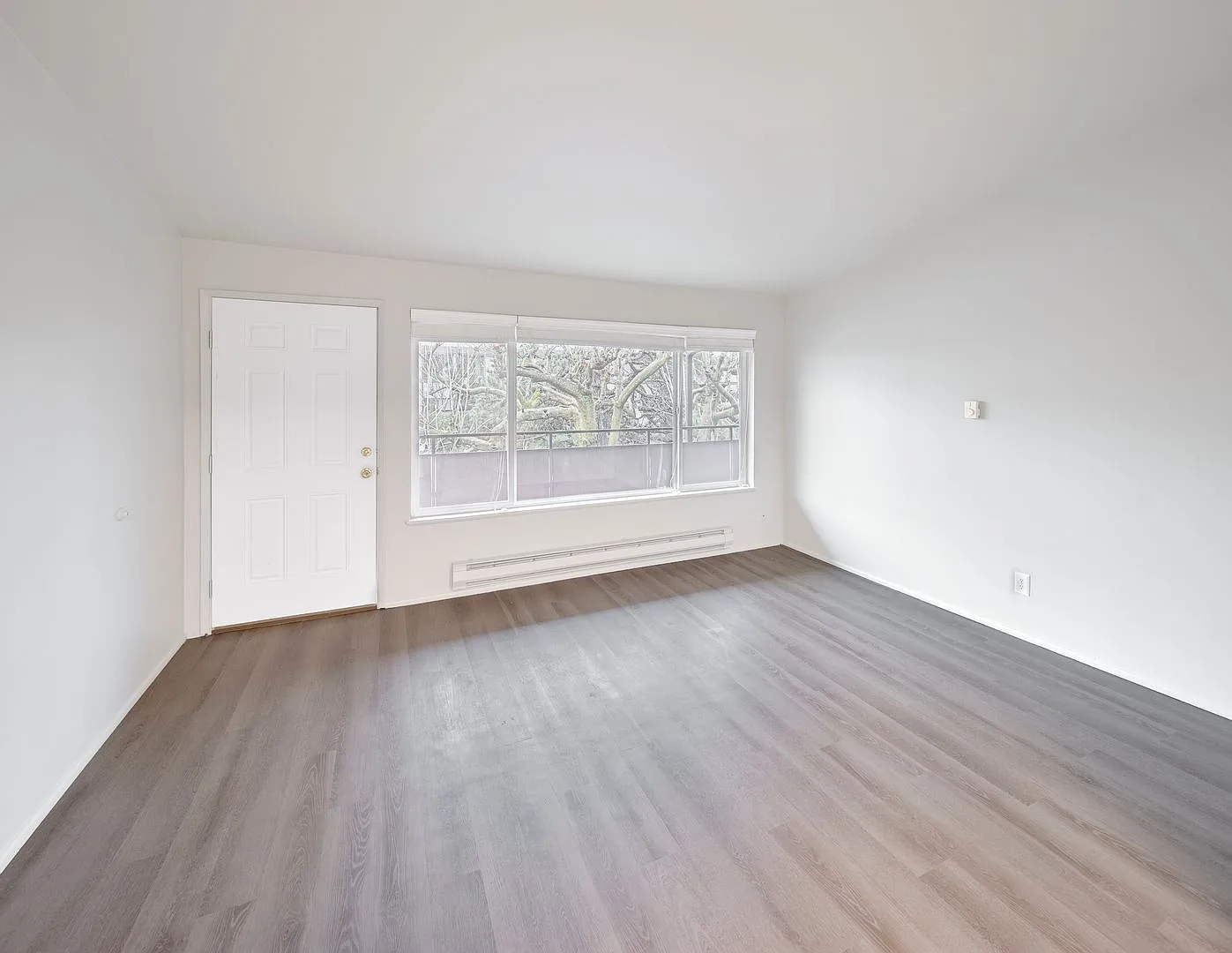 Gladstone Apartments — Photo 4