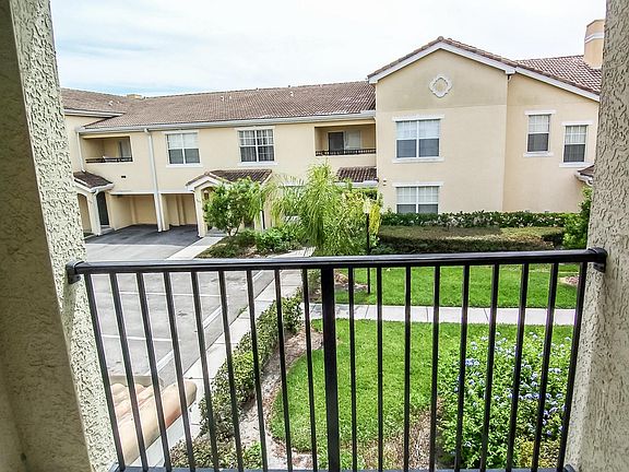3rd image of 166 SW Peacock Blvd APT 34-203