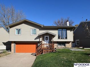 14614 Weir Cir, Omaha, NE 68137