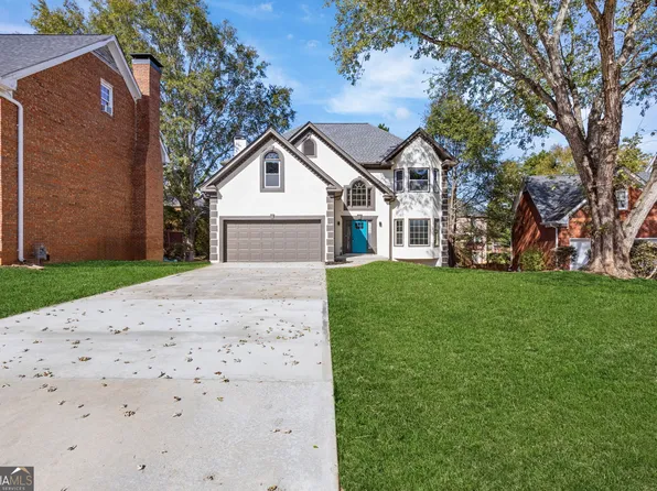 818 Mountain View Run, Stone Mountain, GA 30087