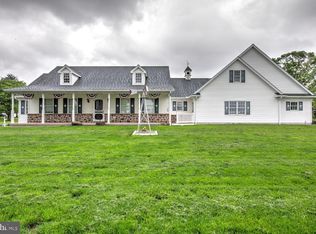 57 Carriage Dr, Gordonville, PA 17529