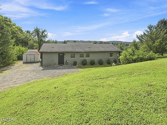 5th image of 420 Hayes Dr