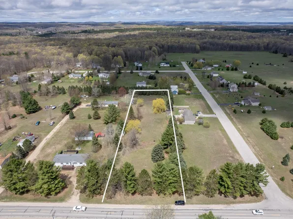 10864 Cedar Run Rd, Traverse City, MI 49684