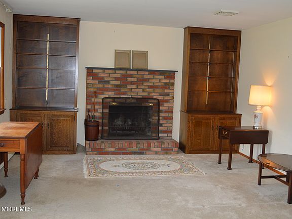 3rd image of 211 Wells Mills Road