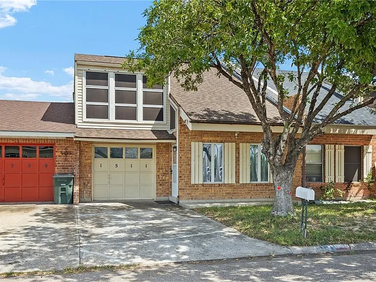 1511 Evergreen Ave — Photo 1