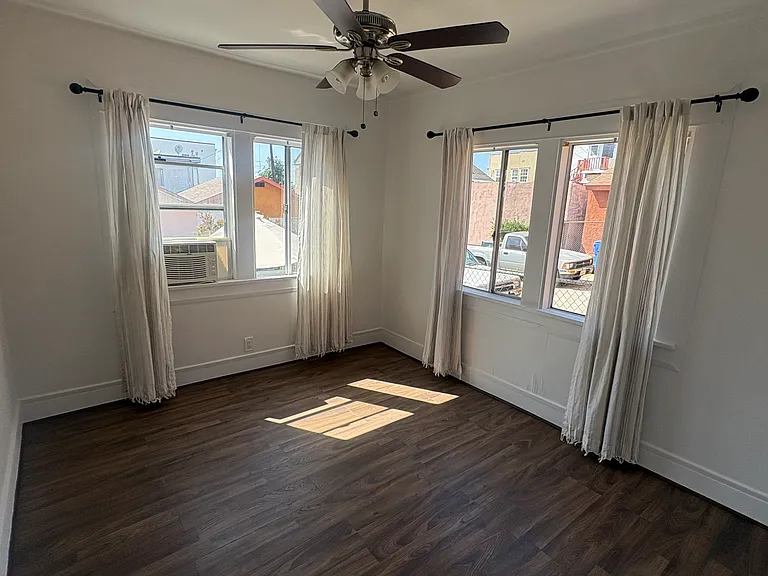 757 N Forest Ave — Photo 8
