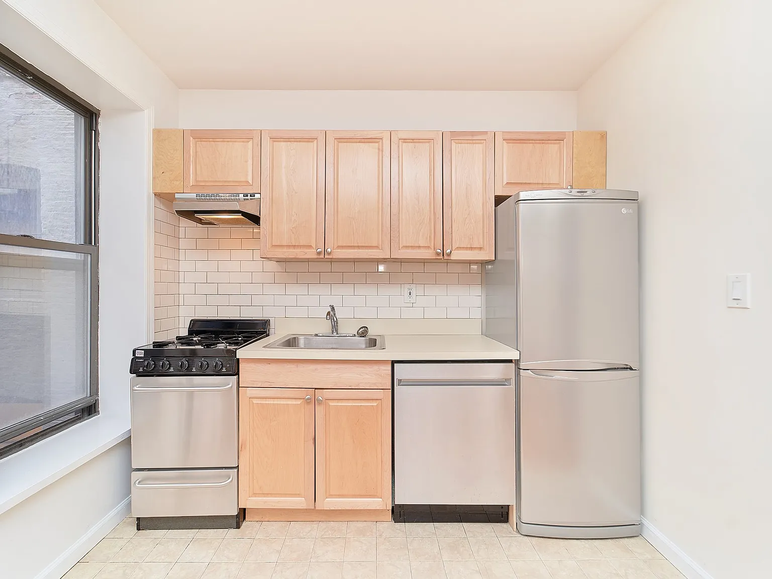 313 East 95th Street — Photo 4