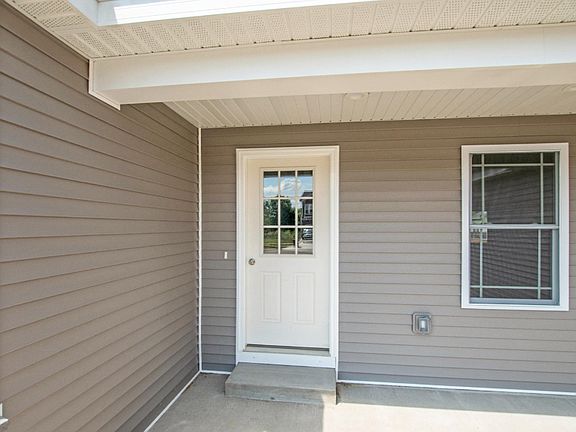 4th image of 205 Thornhill Ct
