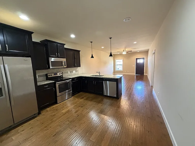 634 Cooper Sq — Photo 3