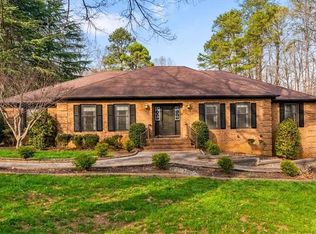 4403 Oakcliffe Rd, Greensboro, NC 27406