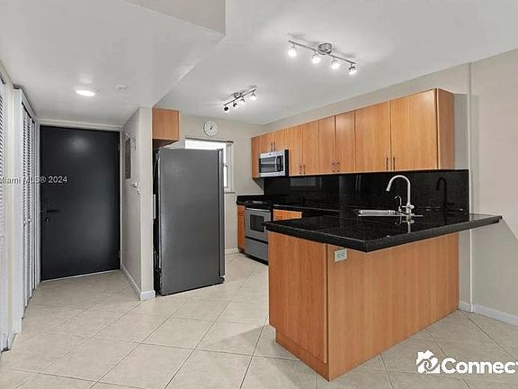 2nd image of 1840 Jefferson Ave APT 204