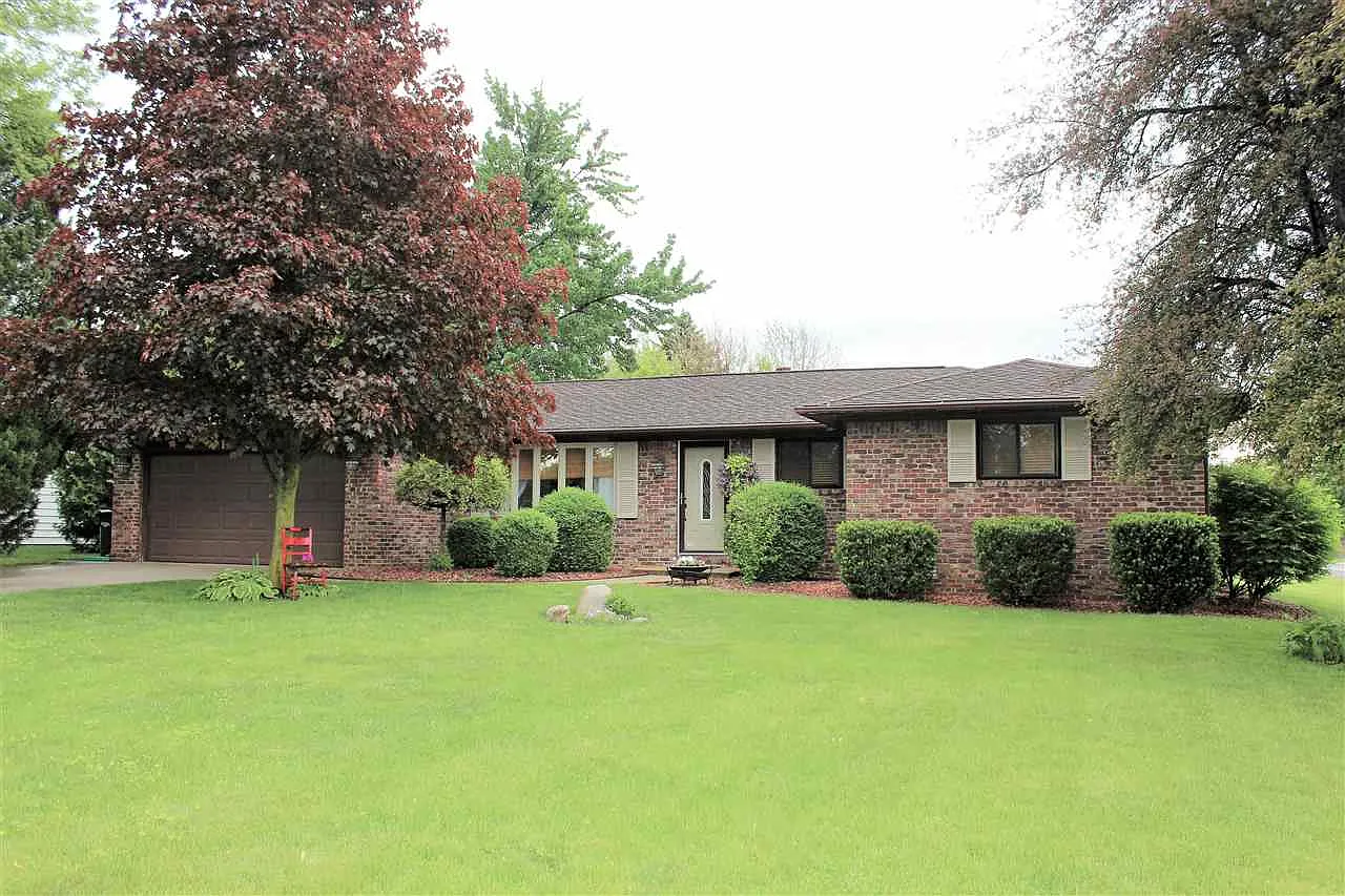 1402 Bluebird Dr photo 1