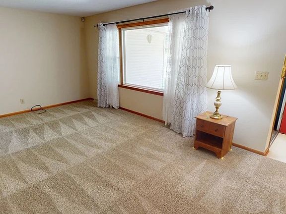 5th image of 2404 Cedar Ct