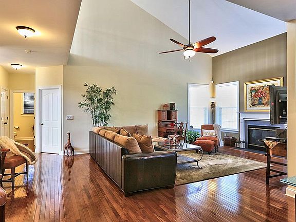 5th image of 106 Dale View Ct