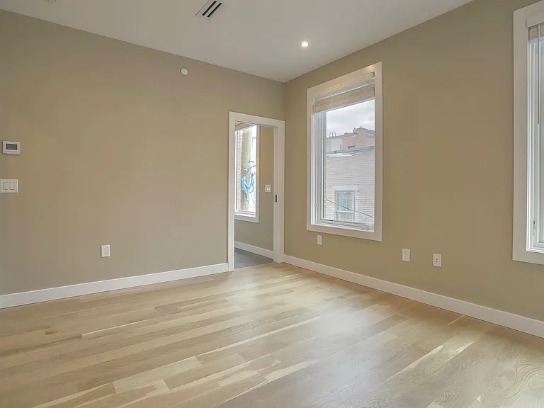 95 Court St — Photo 17