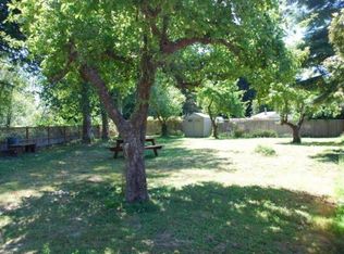 4218 Loop Rd, Fortuna, CA 95540