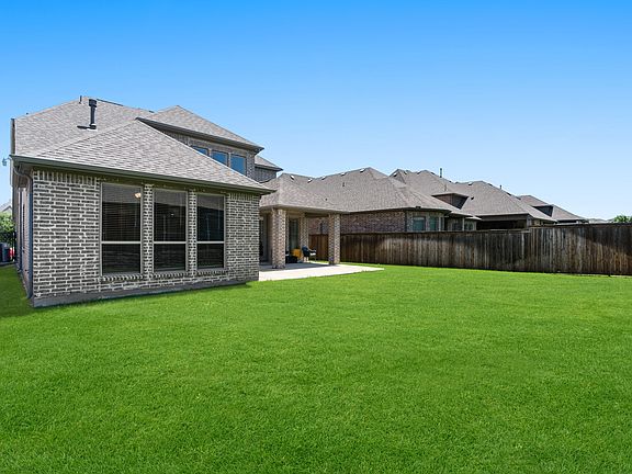 4th image of 740 Dover Dr