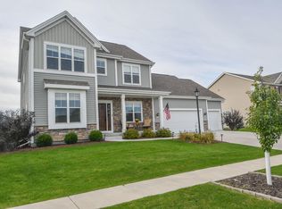 1201 Juniper Ln, Oconomowoc, WI 53066