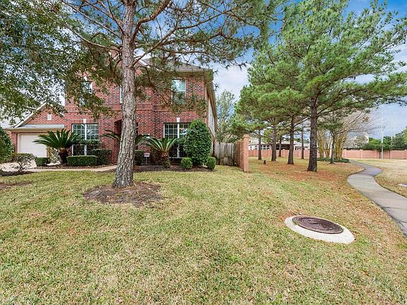 2nd image of 24039 Bonnamere Ln