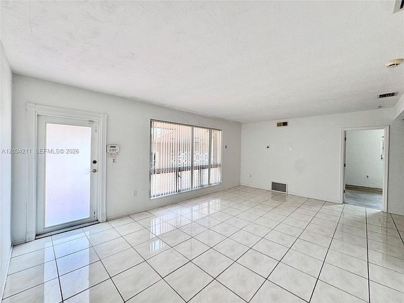 4th image of 7711 Juniper St
