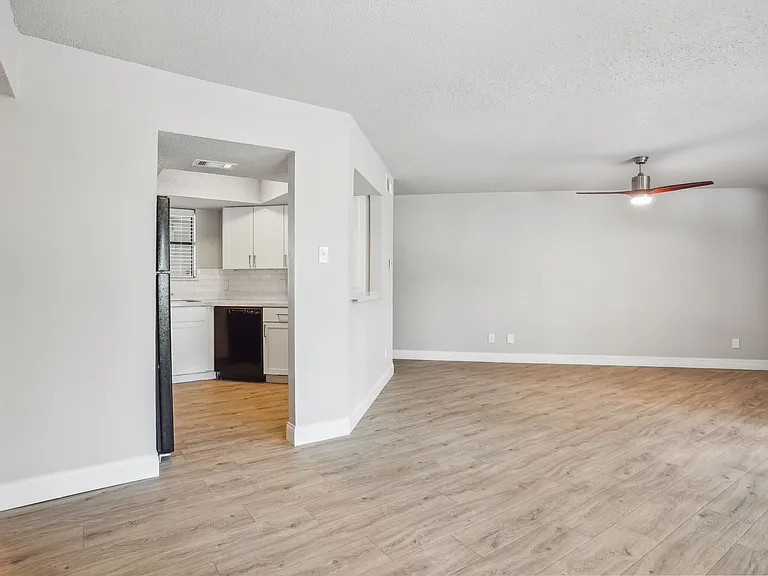 Vantage Point Apartments — Photo 10