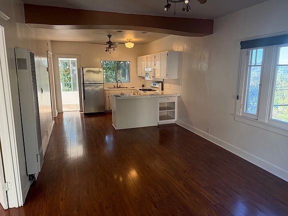 5th image of 3634 Roseview Ave #1