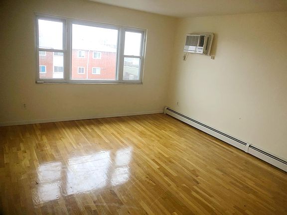 3rd image of 57 College Pl APT 2