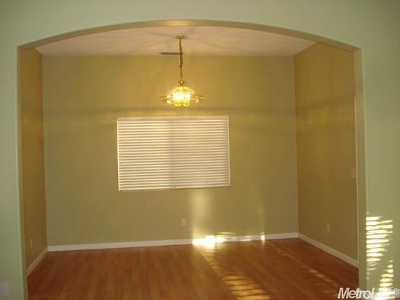4th image of 244 Halley Glen Dr