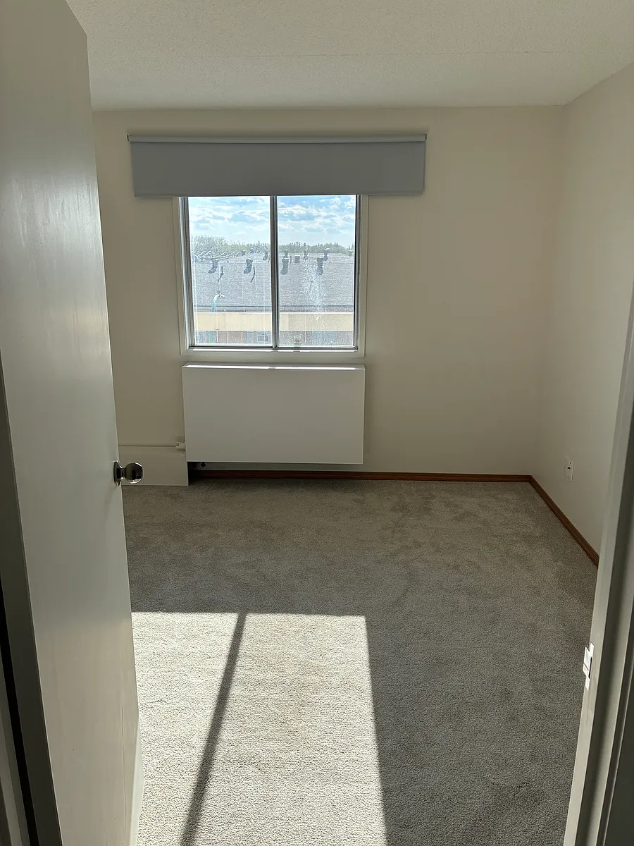 Building Photo - 4045 Rae St #401