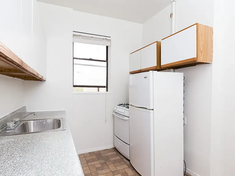 250 Washington Ave #D2 — Photo 11