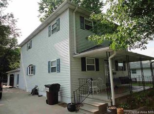 625 N Lawn Ave, Taylorville, IL 62568
