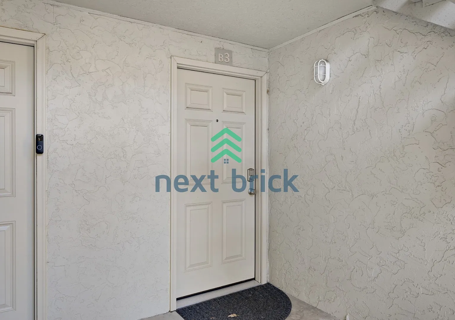 "Charming 1-Bed Condo Retreat in Kirkland 630 Sq Ft of Cozy Living!" — Photo 2