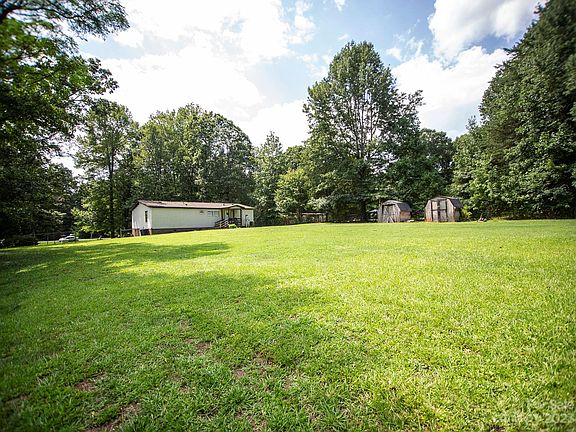 5th image of 128 Summerglen Dr