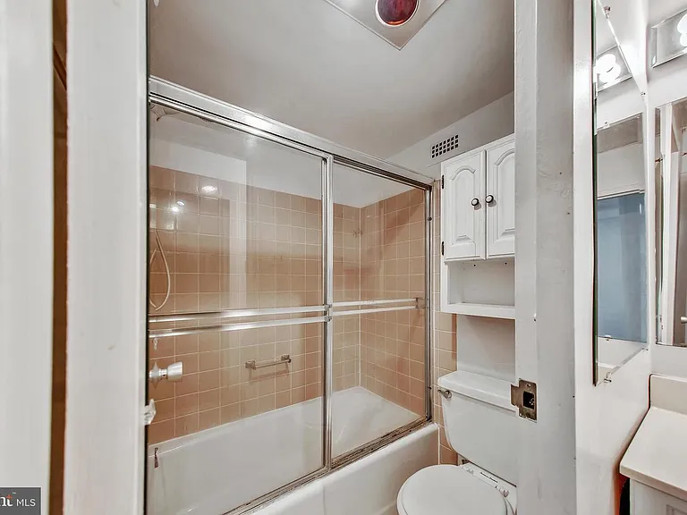 2201 L St NW #617 — Photo 27