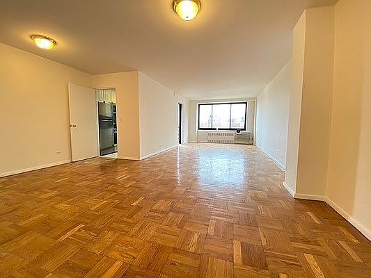 3rd image of 10 W 135th St APT 14N