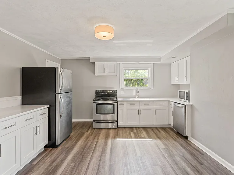 147 Amabell St — Photo 18