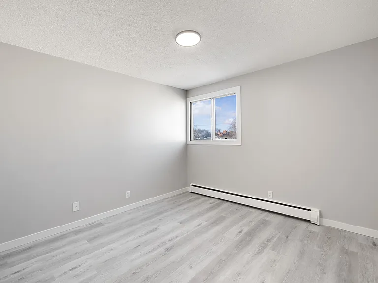 11935 102nd St NW — Photo 10