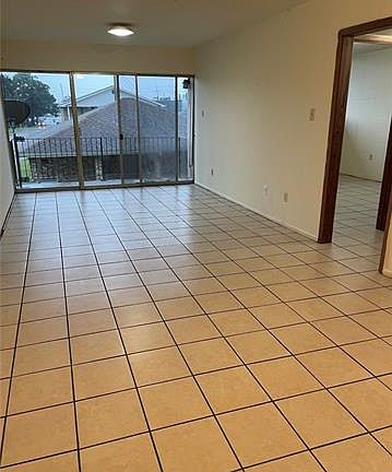 5th image of 3200 Belmont Pl APT G