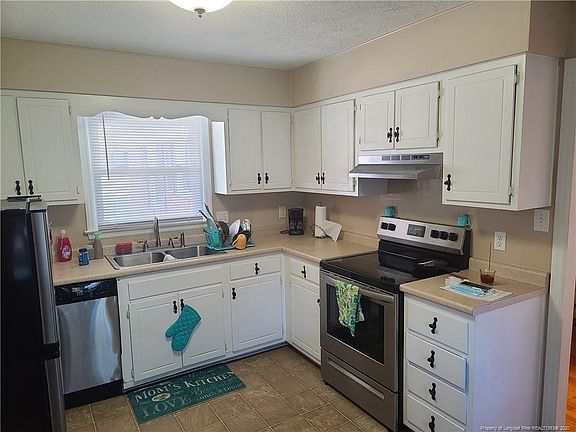 4th image of 455 Deerpath Dr