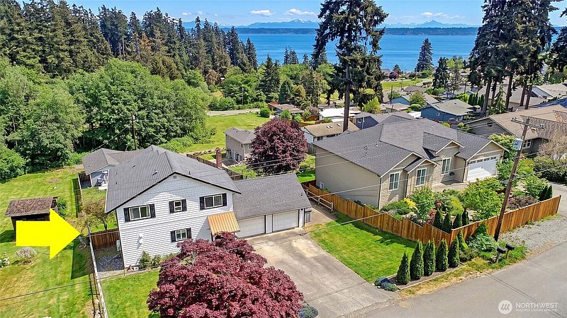 2nd image of 1225 SE Camano Drive