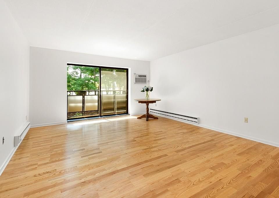 1st image of 100 Lexington St APT B4
