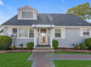 273 Monitor Street, Westbury, NY 11590