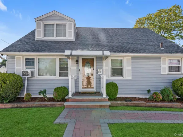 273 Monitor Street, Westbury, NY 11590