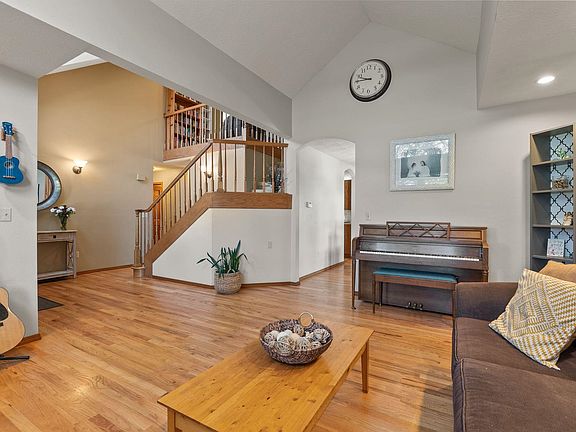 5th image of 3832 S Loretta Dr