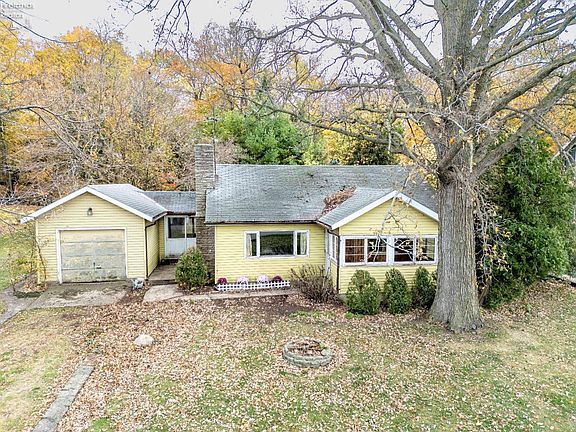 4th image of 1022 W Lakeshore Dr
