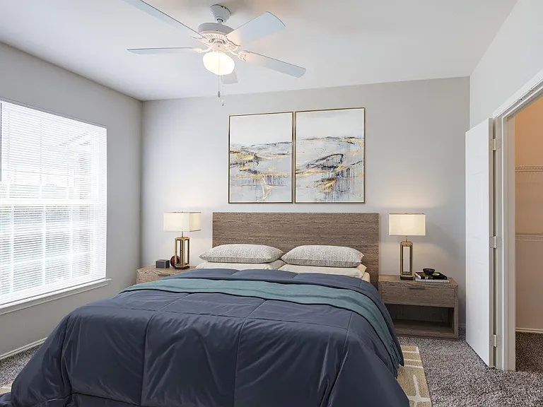 River Walk Apartment Homes — Photo 9