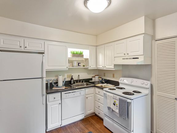 5th image of 3051 Kirklevington Dr APT 59
