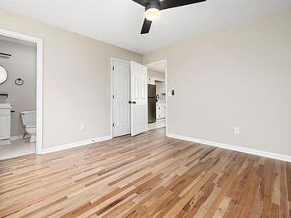 3rd image of 800 Arlington St APT B