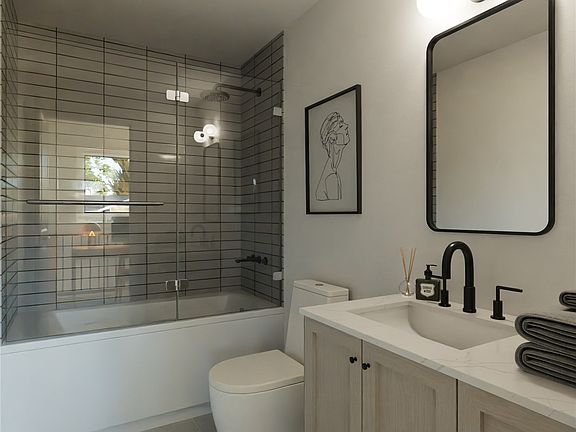 3rd image of 10528 128th Avenue NE
